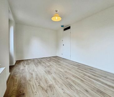 3 bedroom end of terrace house to rent - Photo 3