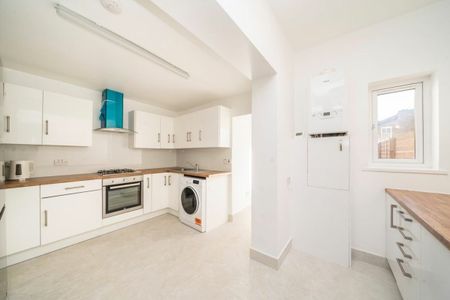 Lyndhurst Way, SE15, London - Photo 4