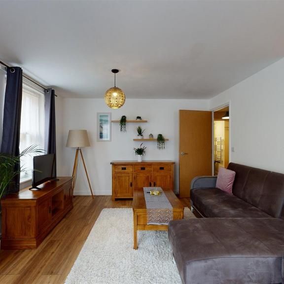 1 bedroom flat to rent - Photo 1