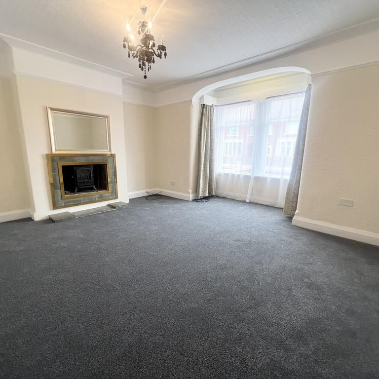 3 bedroom semi-detached house to rent - Photo 1