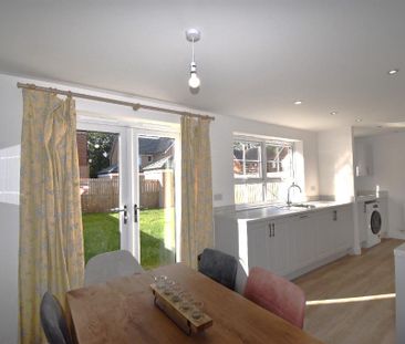 3 bedroom detached house to rent - Photo 3