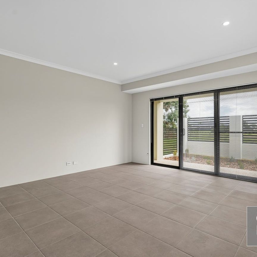 Brand New 4-Bedroom Luxury Home, Low Maintenance and Beautiful - Photo 1