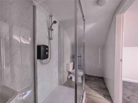 3 bed apartment to rent in Newcomen Terrace, Redcar, TS10 - Photo 4