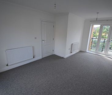 2 bedroom Apartment - St Josephs Green, Scholars Walk - Photo 4