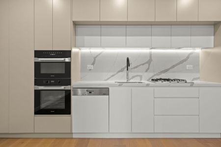 Brand New Luxury One Bedroom Apartment With Parking! - Photo 2