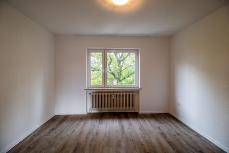 Frisch renoviert und mit Balkon! - Foto 2