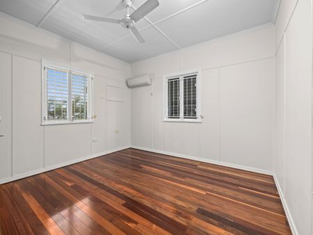 8 Vernon St, Ipswich QLD 4305 - House For Rent | Domain - Photo 3