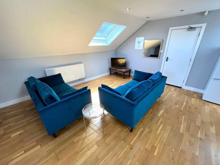 1 bedroom in a flat share to rent - Photo 4