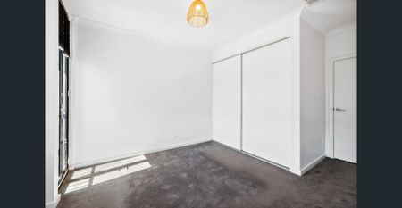 Terrace Home in the heart of Live West - Small pet negotiable - Photo 4