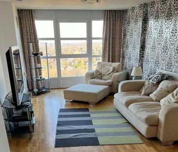 Flat to rent on - Photo 1