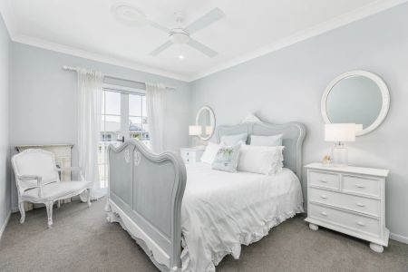 A Home of Distinction - Where Elegance Meets Everyday Life - Photo 5