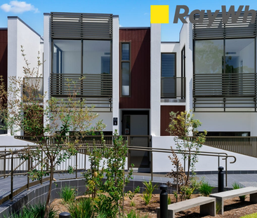 Modern 3-Bedroom Townhouse in Woolooware - Photo 6