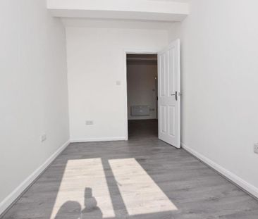 2 bedroom maisonette to rent - Photo 2