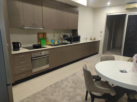 Chippendale - Photo 5