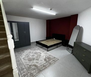 1 bedroom flat to rent - Photo 6