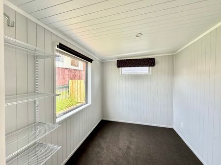 8A Lynmore Drive, Hill Park, Auckland - Photo 2