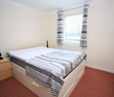 3 bedroom flat to rent - Photo 5