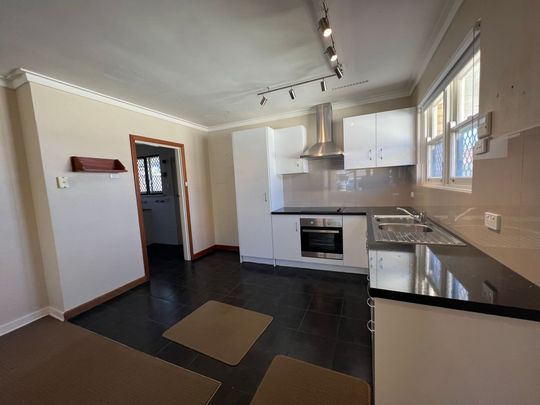 Relaxed Coastal Lifestyle - Photo 1