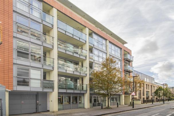 1 bedroom Flat To Let - Photo 1