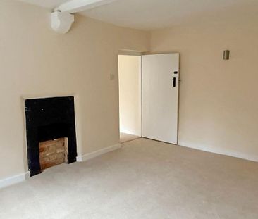 4 bedroom semi-detached house to rent - Photo 4