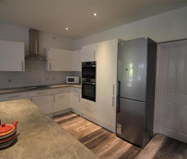 1 bedroom in a house share to rent - Photo 5