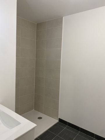 Location Appartement 2 pièces 45m² MAROMME 76150 - Photo 4