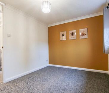 2 bedroom semi-detached house to rent - Photo 6