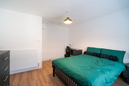 6 bedroom terraced house to rent - Photo 5