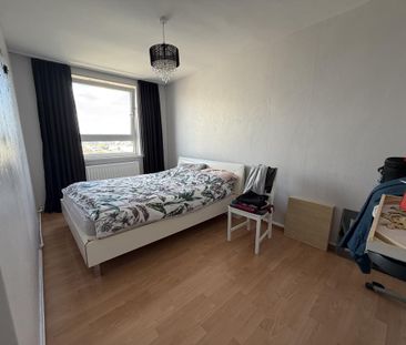 3 bedroom flat to rent - Photo 3