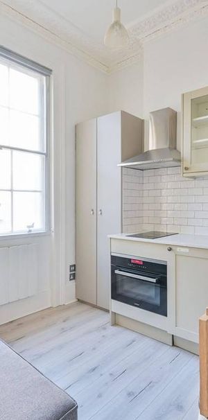 Studio to rent - Photo 1