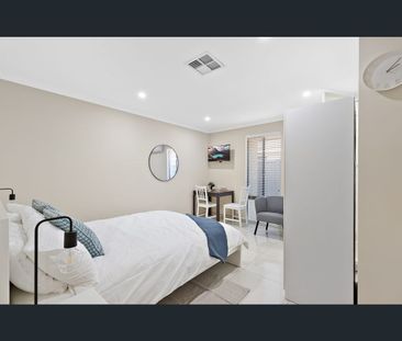 16 Lomond Crescent, Wandi, WA 6167 - Photo 1