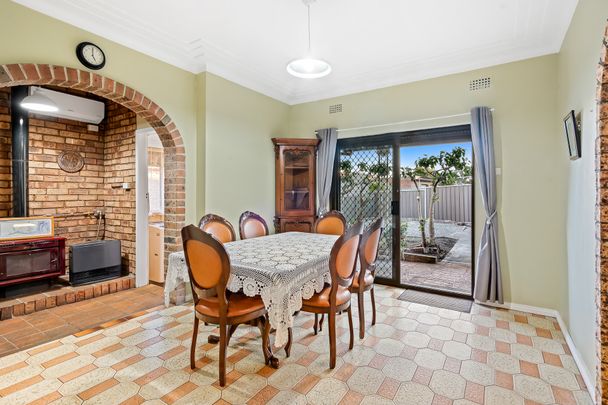31 Shaw Avenue, Earlwood NSW 2206 - House For Rent | Domain - Photo 1