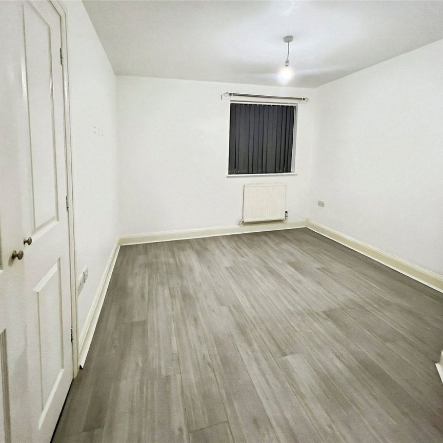 Muchall Road, Wolverhampton, West Midlands, WV4 - Photo 1