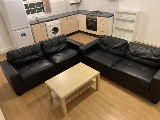 2 bedroom flat to rent - Photo 1