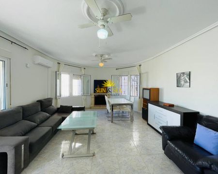 4 BEDROOM VILLA - CIUDAD QUESADA - Photo 2