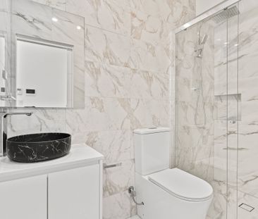 Brand New Luxurious Family Home - Photo 6