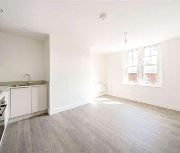 Catteshall Road, Godalming, Surrey, GU7 - Photo 3