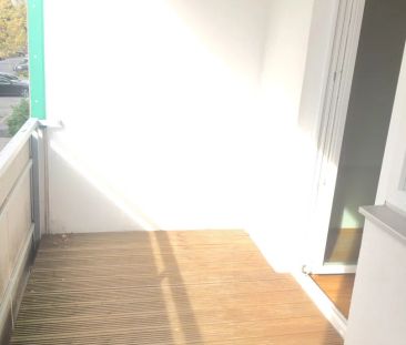 Moderne 3,5-Zimmer-Wohnung mit Loggia und Parkplatz!!! - Foto 2