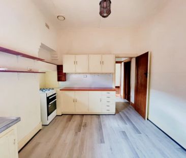 2 Bed, 1 Bath - Photo 5