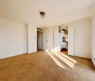 Bradleigh Avenue, Grays, RM17 - Photo 1