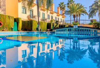 FOR RENT: SPACIOUS AND ELEGANT 4-BEDROOM BUNGALOW FOR LONG TERM