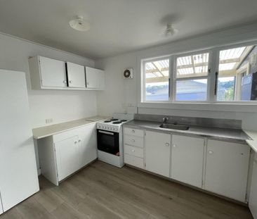 Updated three-bedroom home - Photo 5