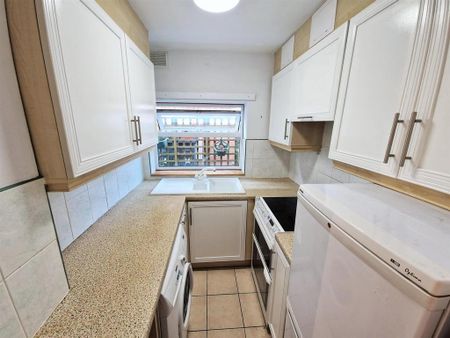 2 bedroom apartment to rent - Photo 4