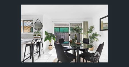 Modern and Low-maintenance Home - Photo 3