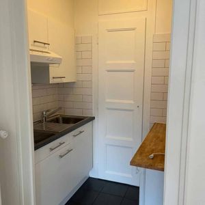 2.5 room apartment in Carouge - Photo 3