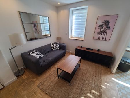 Appartement 3 pièces 52m2 MARSEILLE 9EME 950 euros - Photo 2