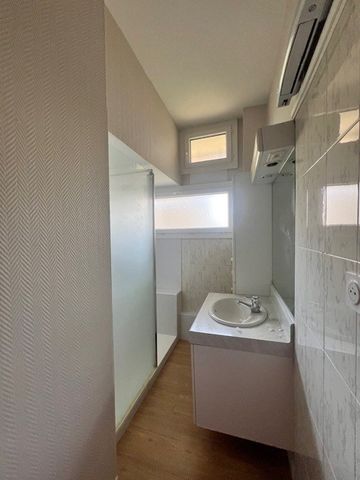 Location Appartement 3 pièces 104m² AGEN 47000 - Photo 4