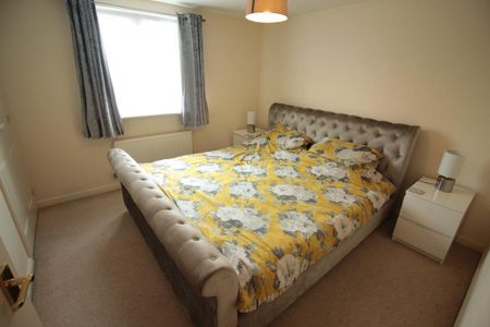2 bedroom flat to rent - Photo 4