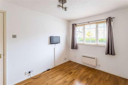 Sigrist Square, Kingston Upon Thames, KT2 - Photo 3