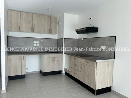 Location Appartement 2 pièces 53m² SUZE LA ROUSSE 26790 - Photo 2